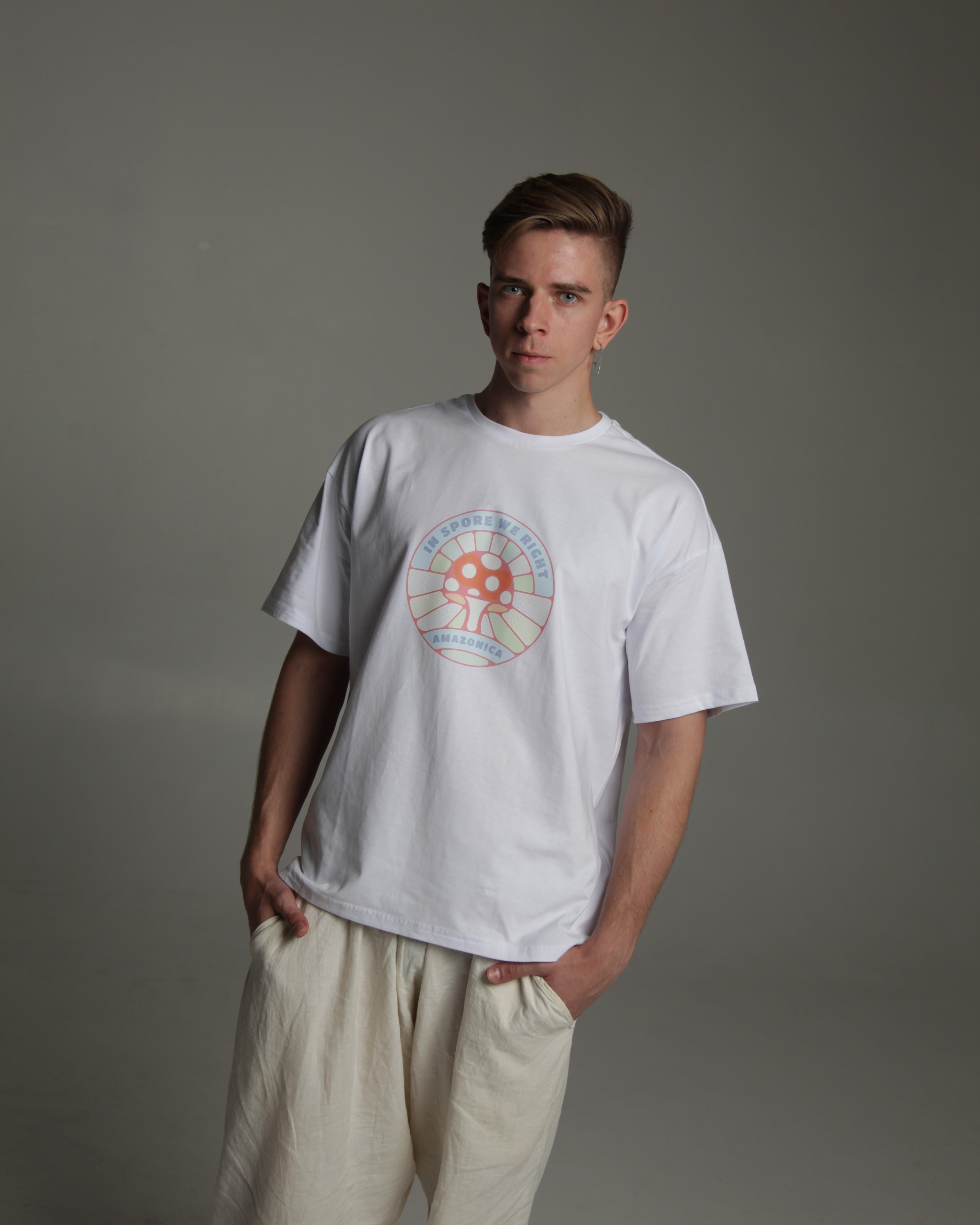 Белая футболка Amazonica