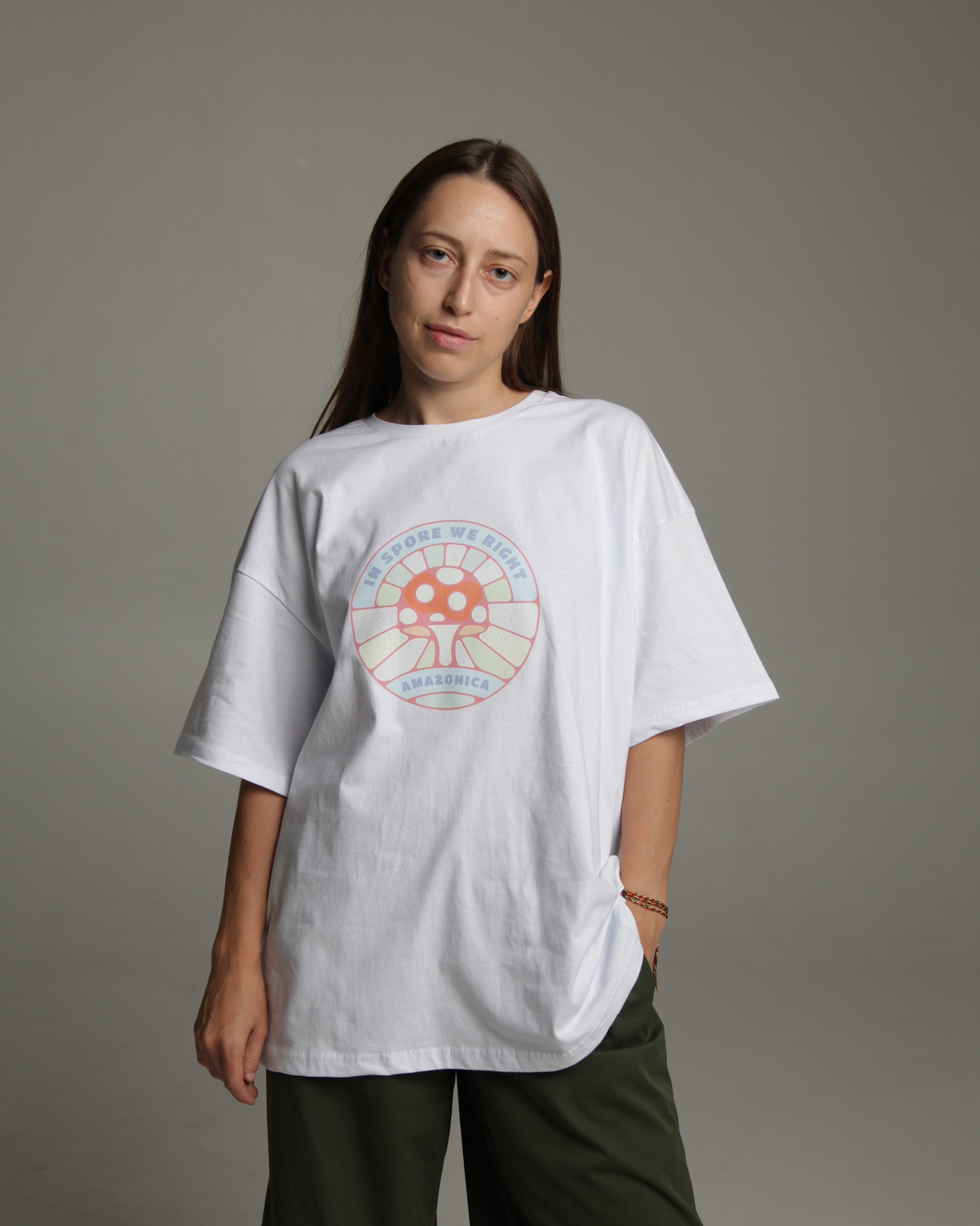 Белая футболка Amazonica