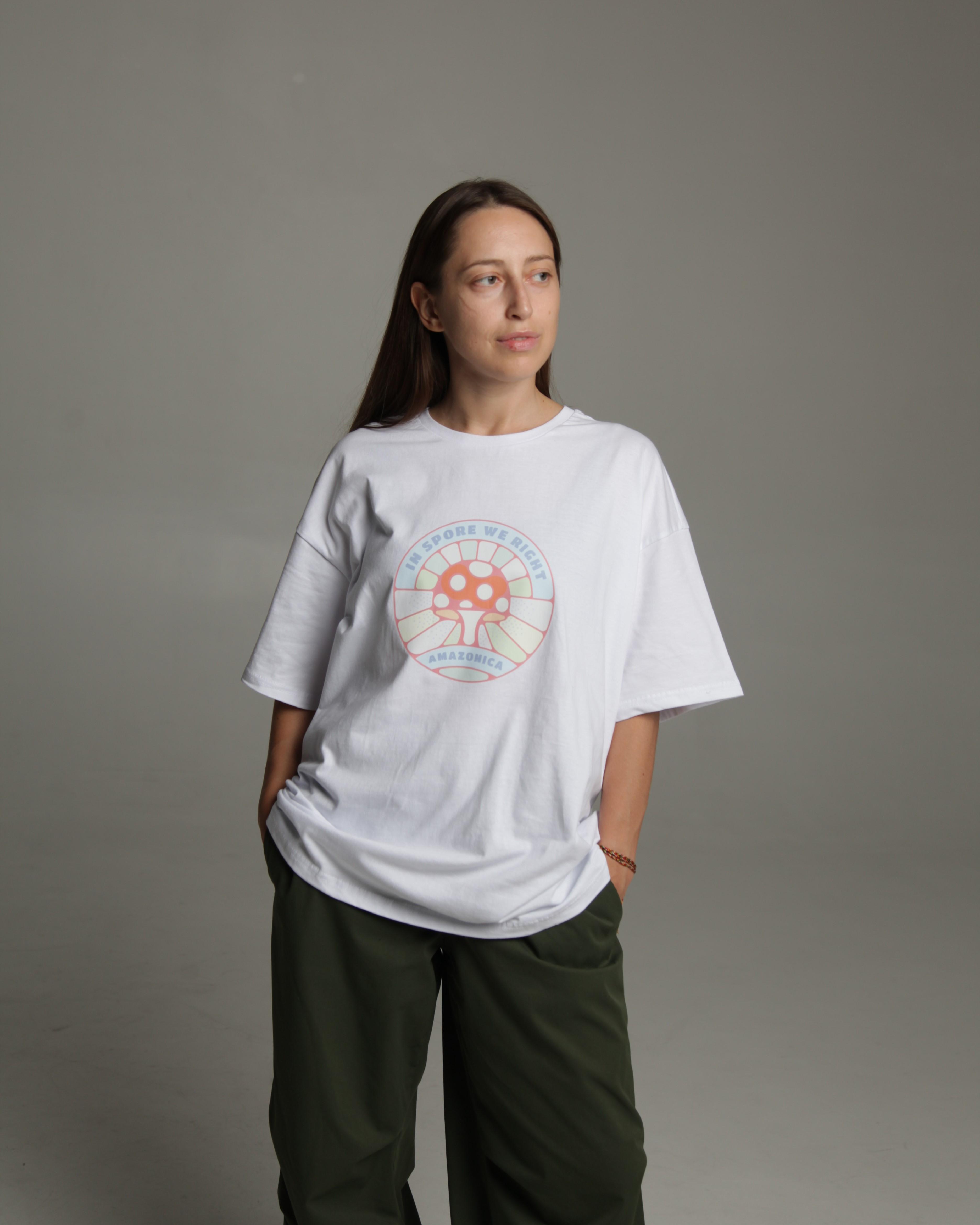 Белая футболка Amazonica