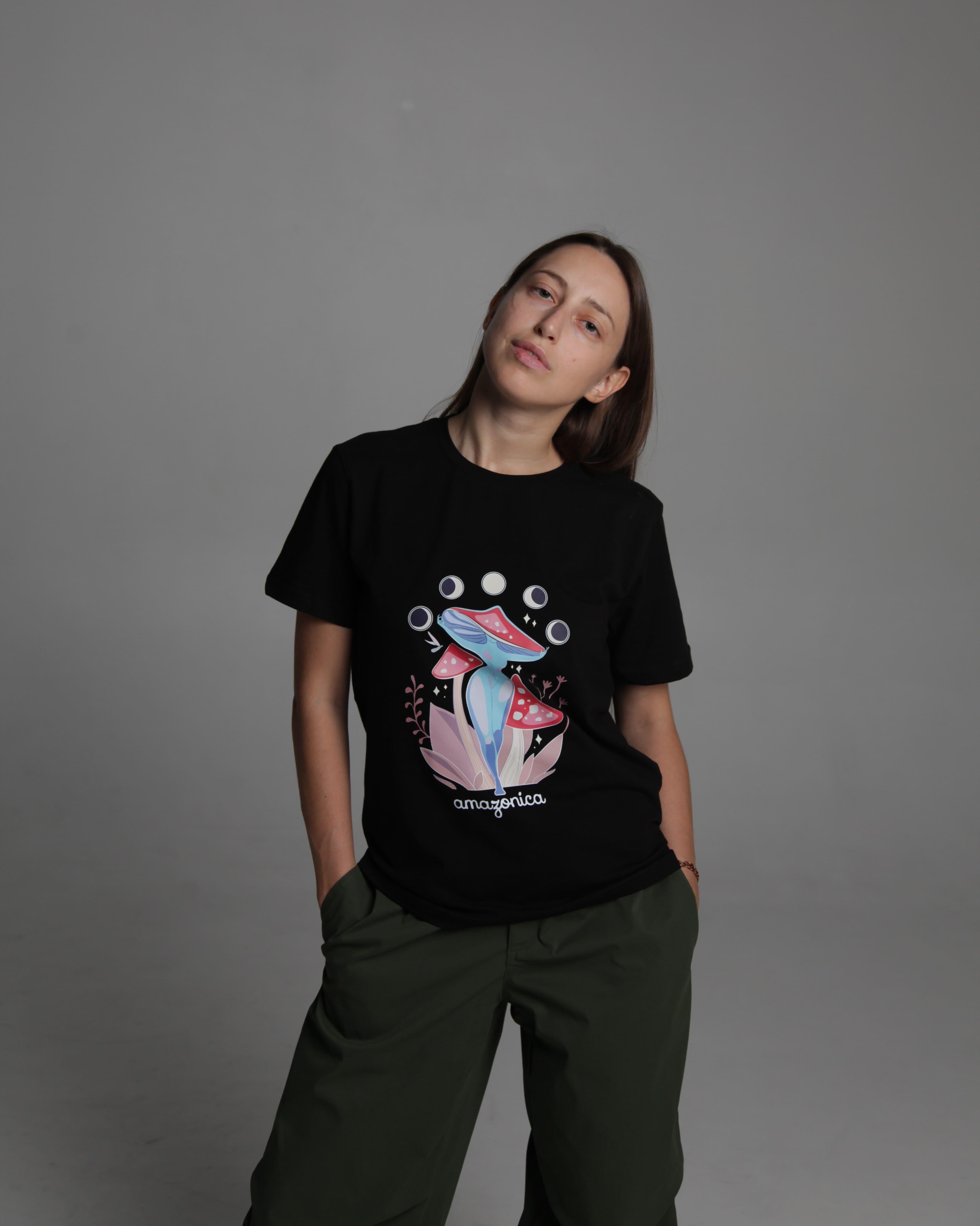 Чёрная футболка Amazonica